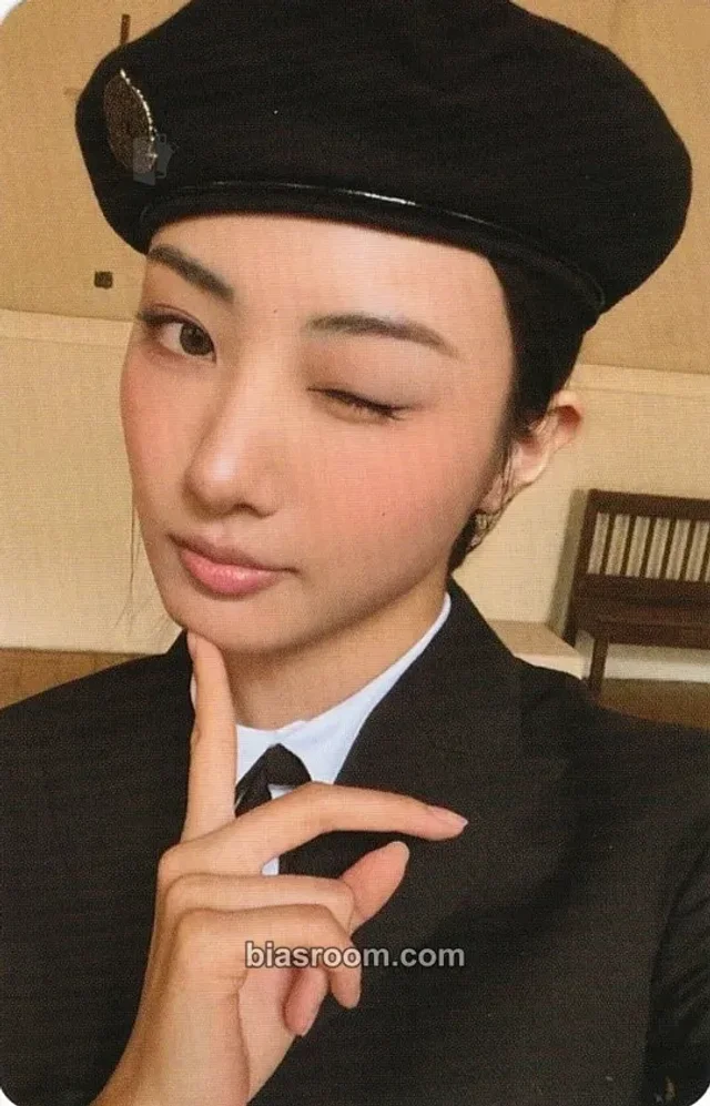 Gawon MEOVV GO HARD K-pop photocard