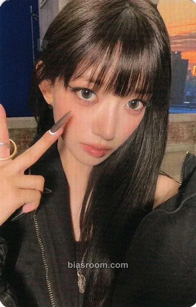 Sooin MEOVV GO HARD K-pop photocard