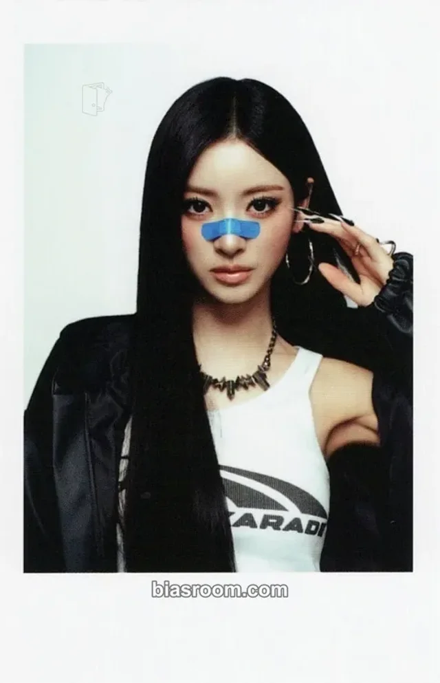 Anna MEOVV GO HARD K-pop photocard