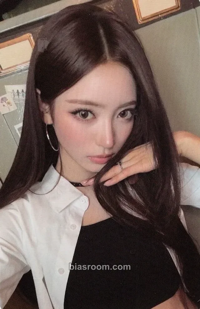 Anna MEOVV GO HARD K-pop photocard