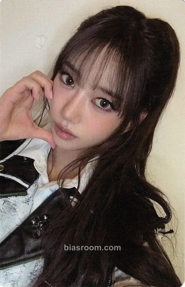 Sooin MEOVV GO HARD K-pop photocard