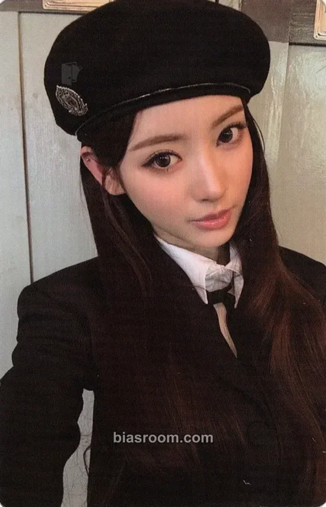 Anna MEOVV GO HARD K-pop photocard