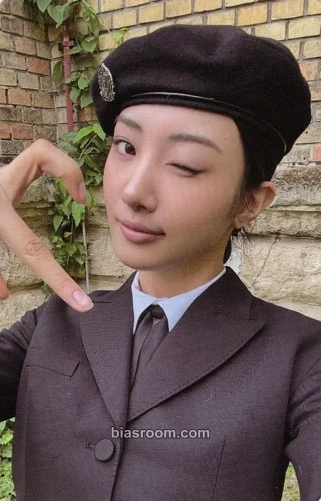 Gawon MEOVV GO HARD K-pop photocard