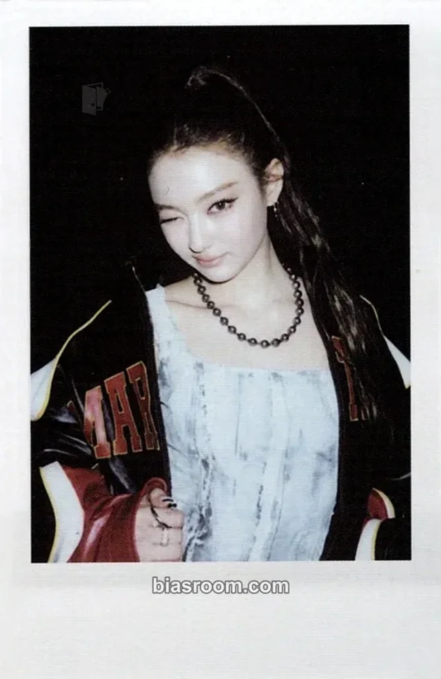 Ella MEOVV GO HARD K-pop photocard