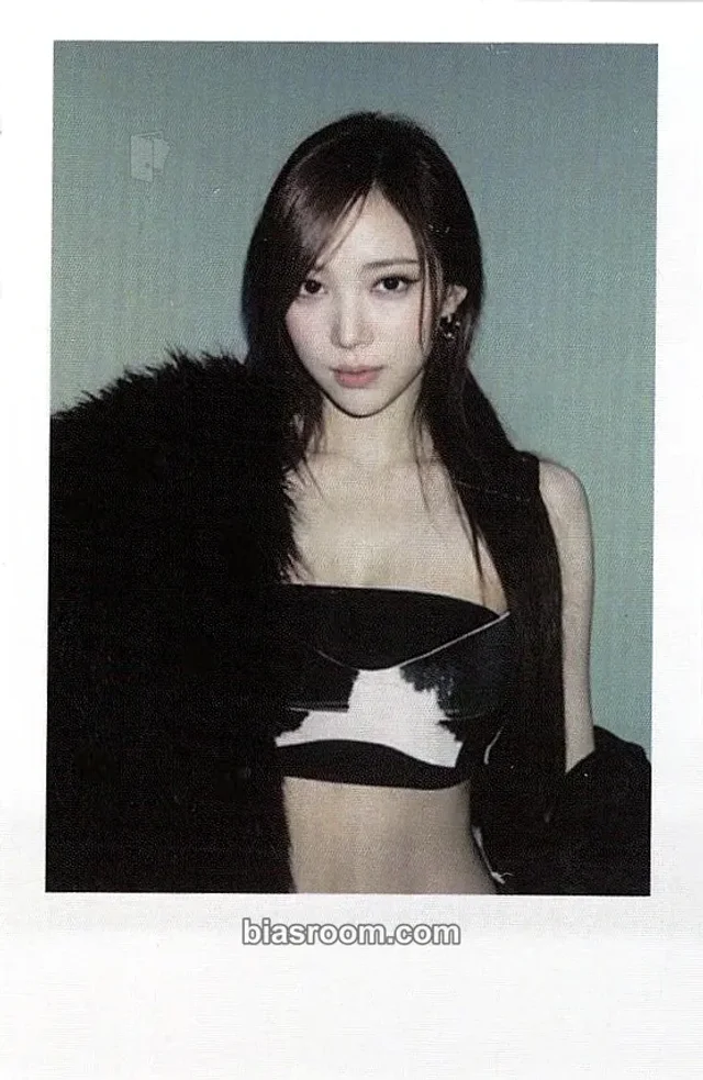 Narin MEOVV GO HARD K-pop photocard