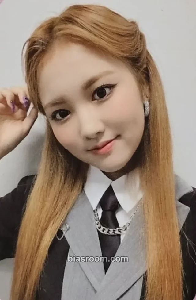 Jia TRI.BE Leviosa K-pop photocard