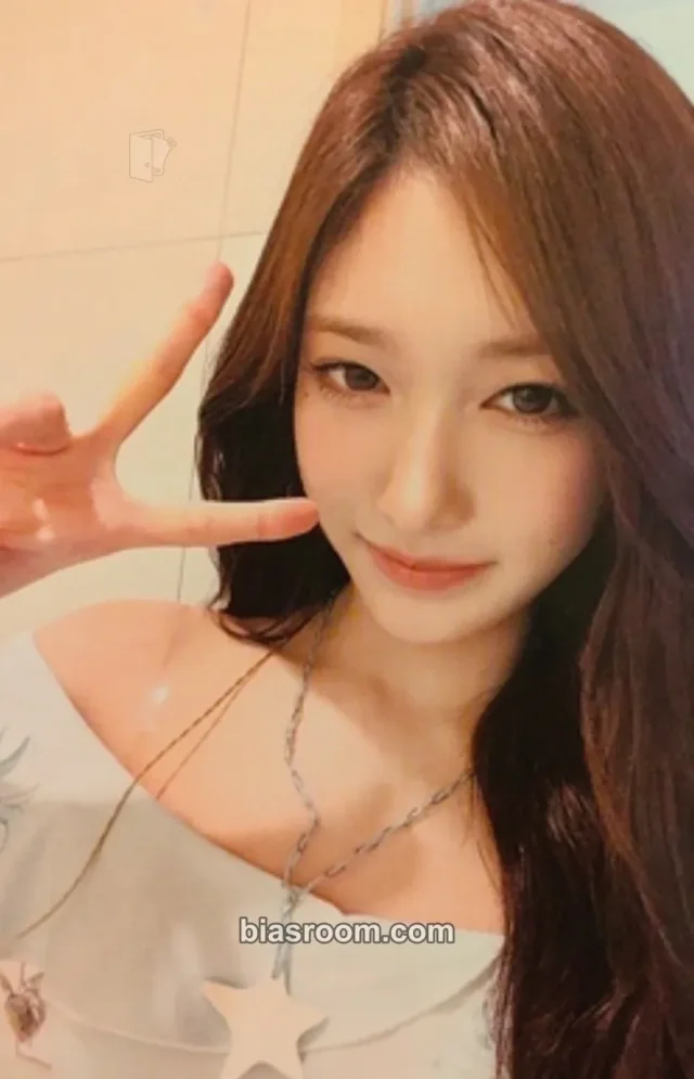 Leeseo IVE REVIVE+ K-pop photocard