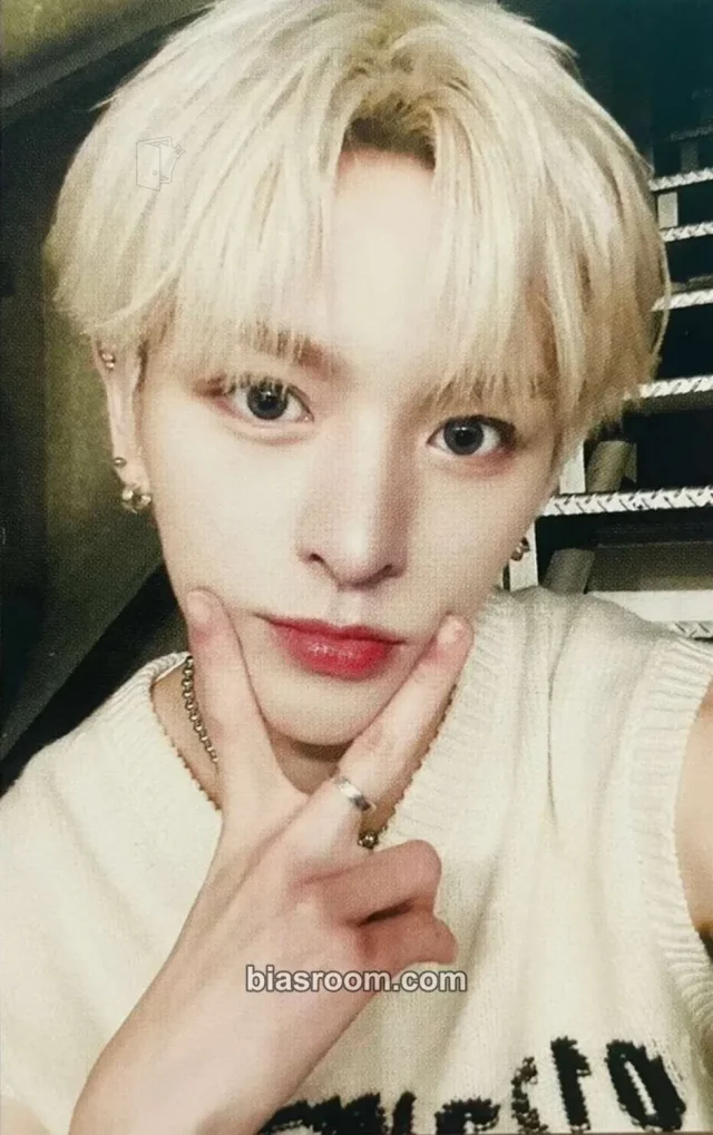 Laurence n.SSign Everblue K-pop photocard