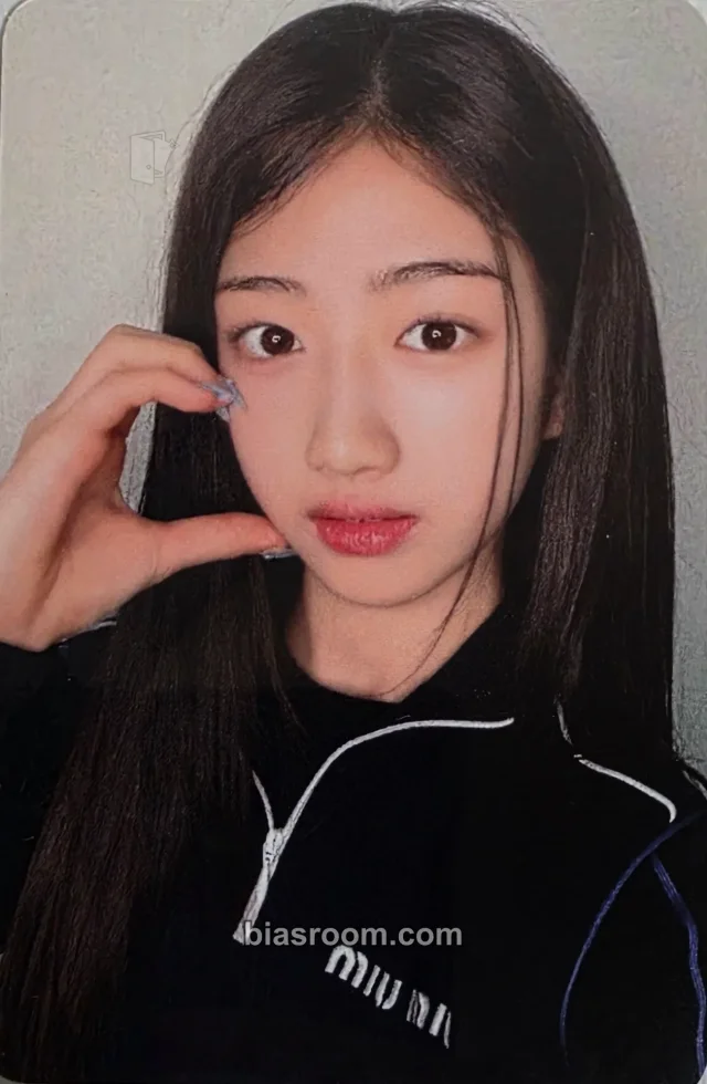 Ayune A2O LITE NEON K-pop photocard