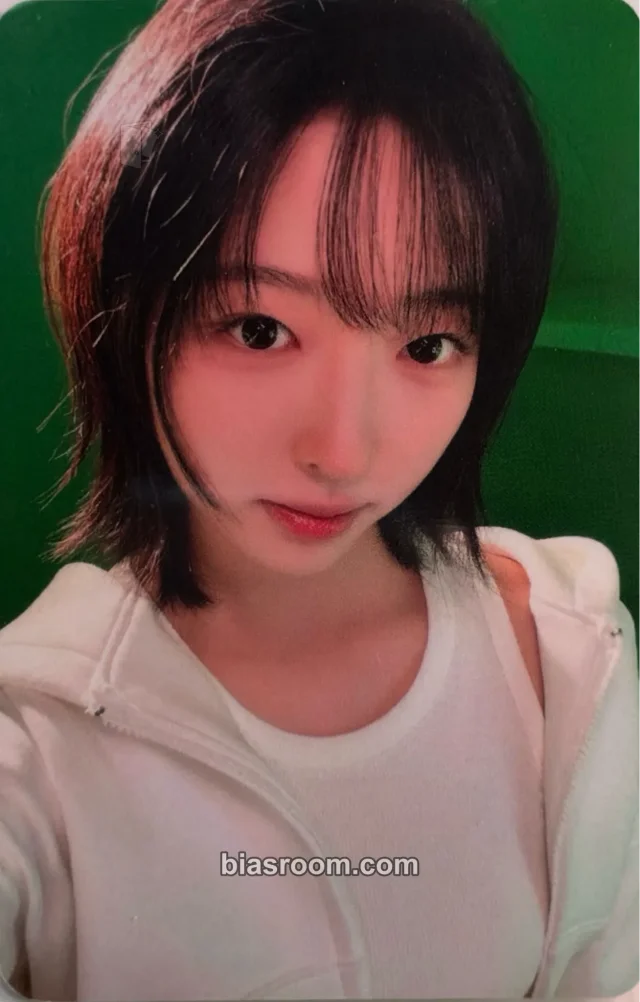 Vora A2O LITE NEON K-pop photocard