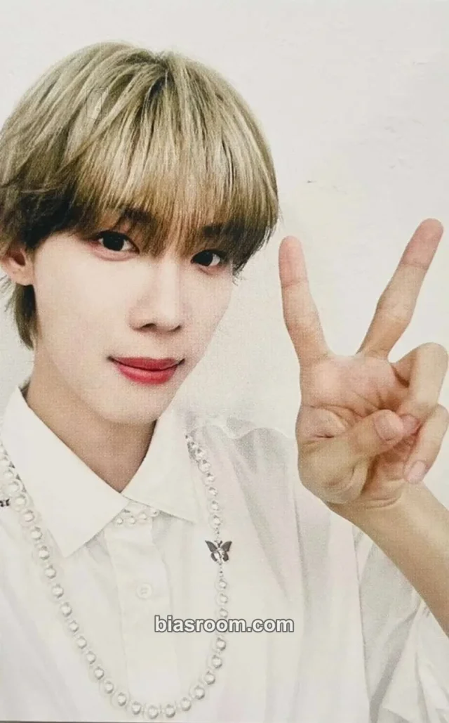 Robin n.SSign Everblue K-pop photocard