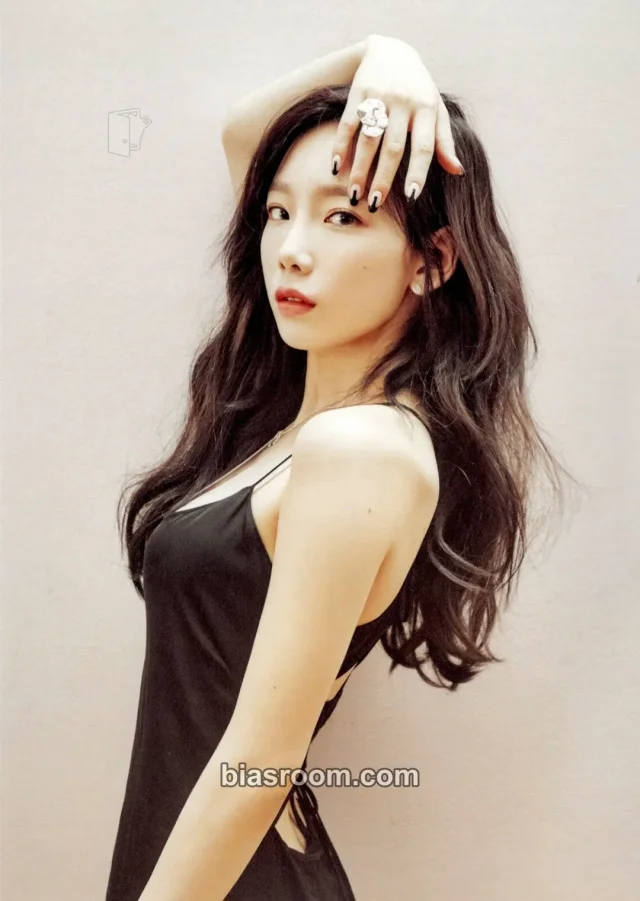 Taeyeon Taeyeon 1st Asia Tour: Taeyeon Solo Concert "Persona" K-pop photocard