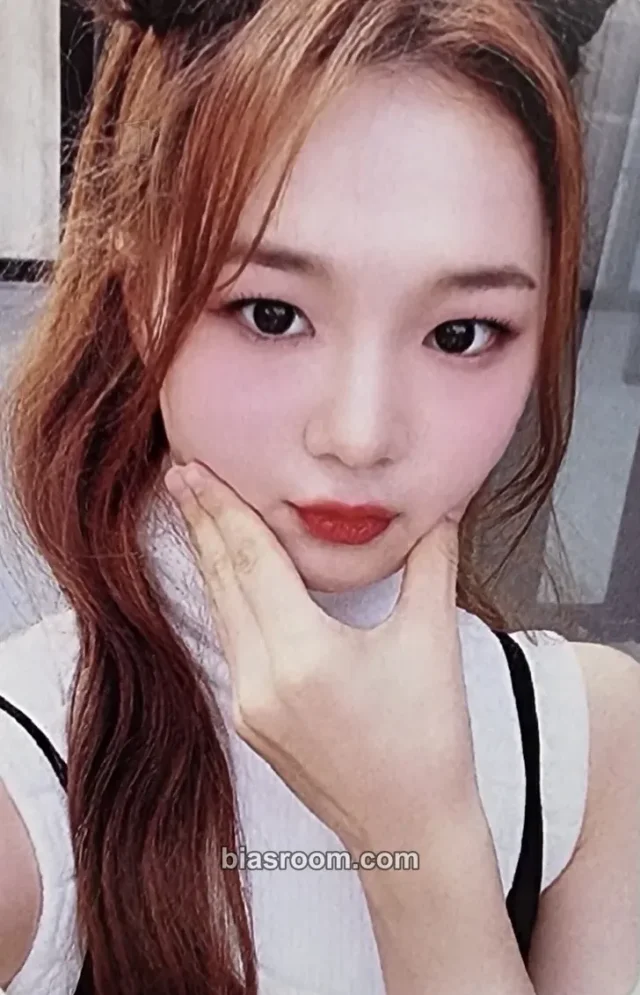 Gaeun MADEIN LIMELIGHT "LOVE & HAPPINESS" K-pop photocard