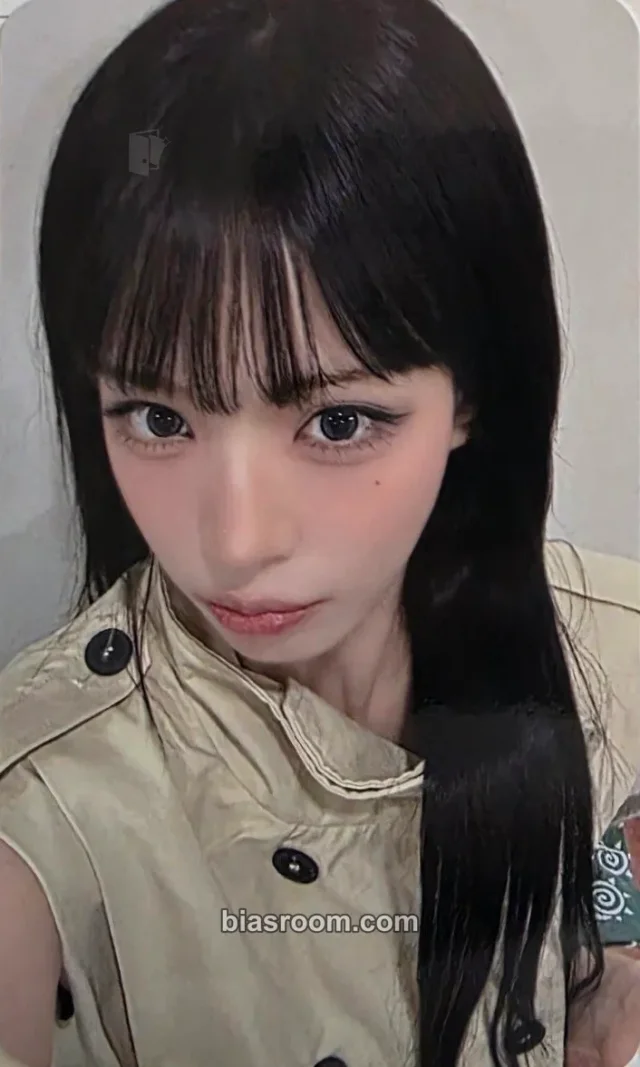 Chaeyoung fromis_9 Glow ME K-pop photocard