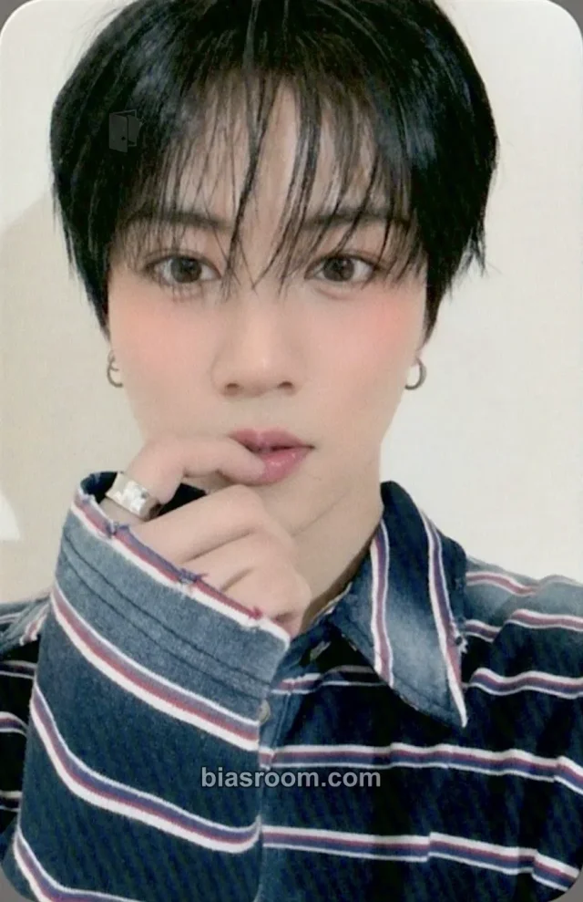 Ian LUN8 Butterfly K-pop photocard