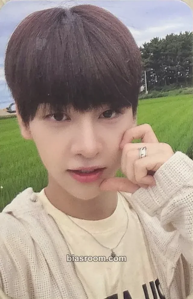 Dongyun  DRIPPIN Weekend K-pop photocard