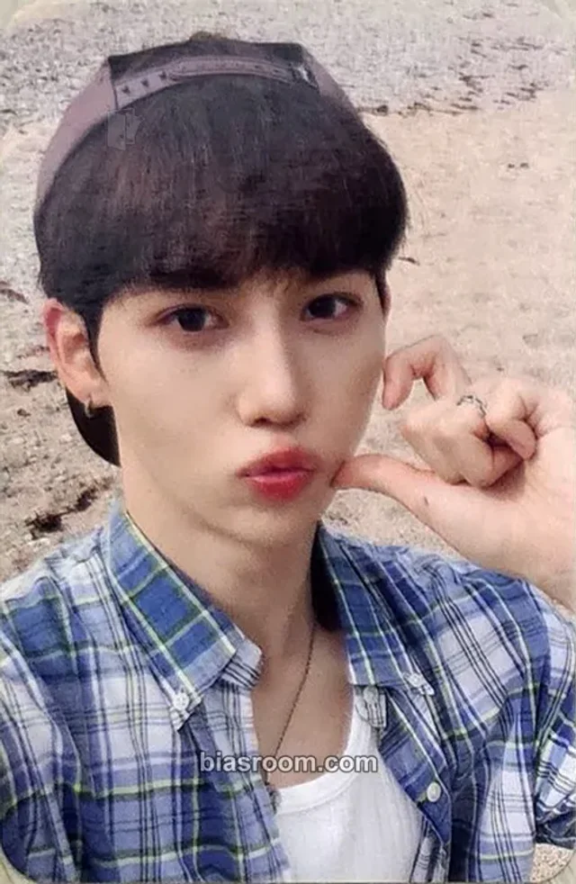 Yunseong  DRIPPIN Weekend K-pop photocard