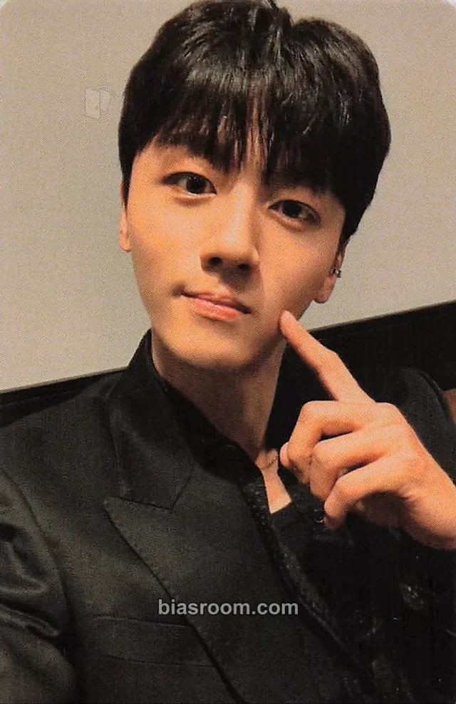 Youngbin SF9 D.W.B.H K-pop photocard