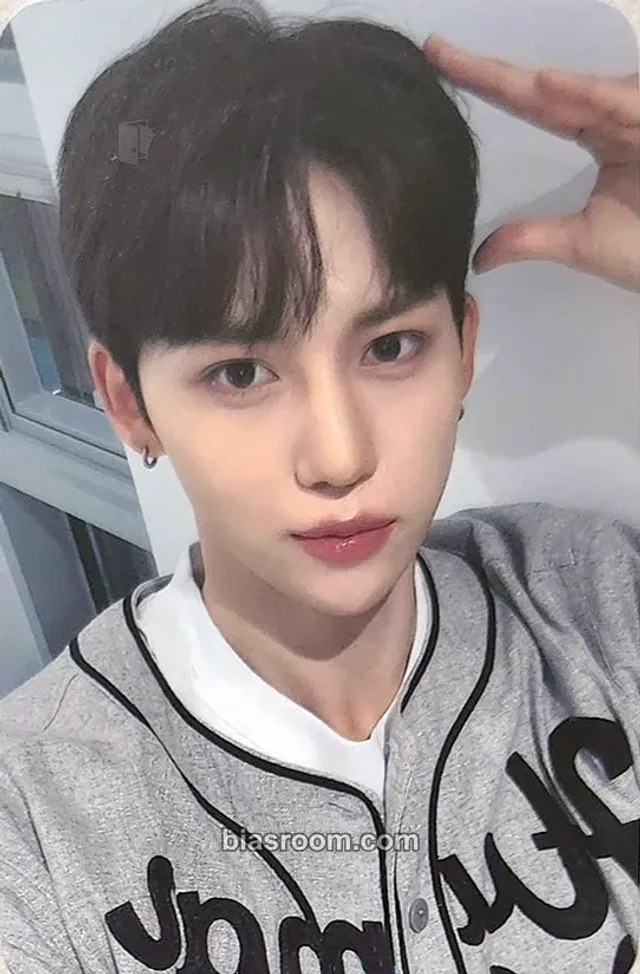 Yunseong  DRIPPIN Weekend K-pop photocard