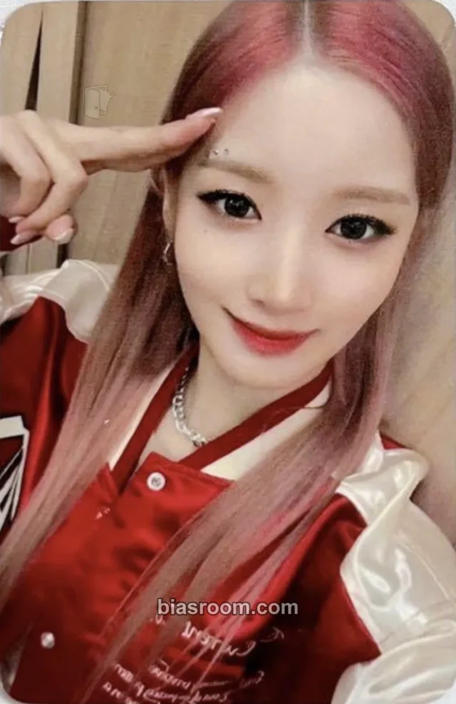 Yuki PURPLE KISS Geekyland K-pop photocard