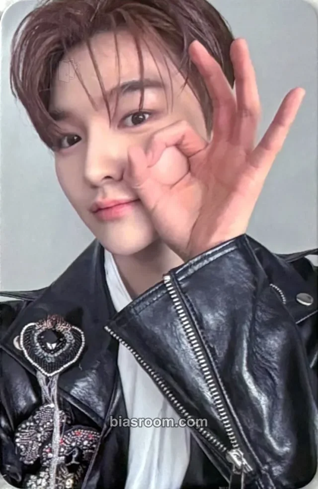Junho  DRIPPIN Beautiful MAZE K-pop photocard