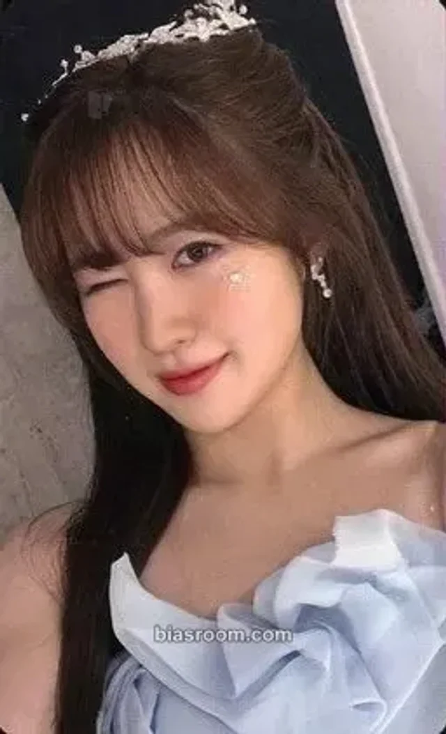 Ara ILY:1 Love in Bloom K-pop photocard