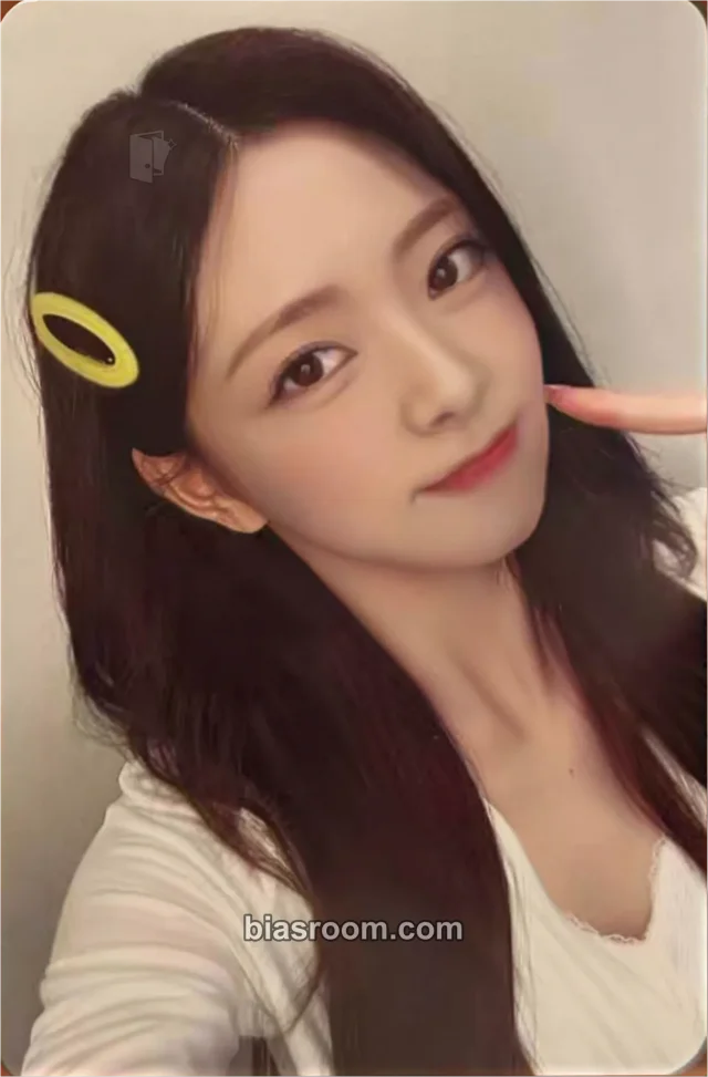 Yuna ITZY Motto K-pop photocard