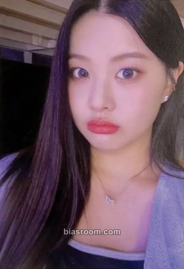 Swan PURPLE KISS Geekyland K-pop photocard