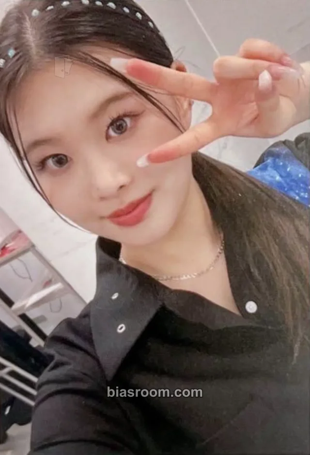 Swan PURPLE KISS Geekyland K-pop photocard