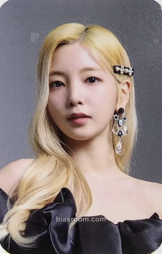Yeonhee  Rocket Punch Queendom puzzle K-pop photocard