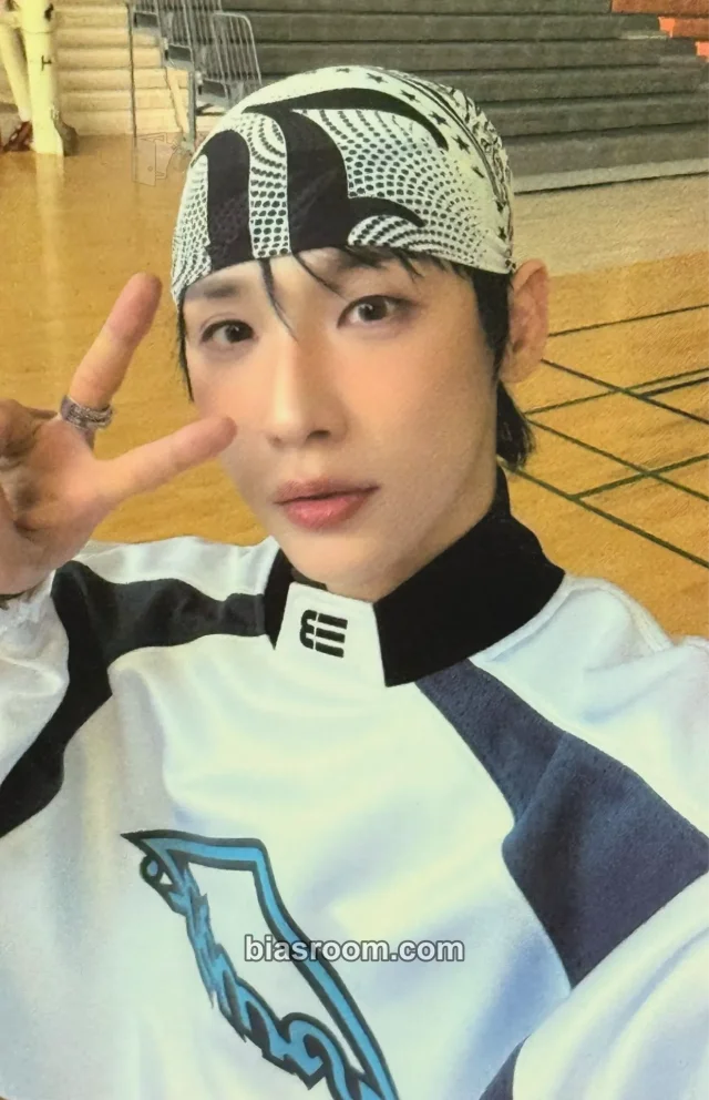 Woong AB6IX SEVEN : CRIMSON HORIZON K-pop photocard