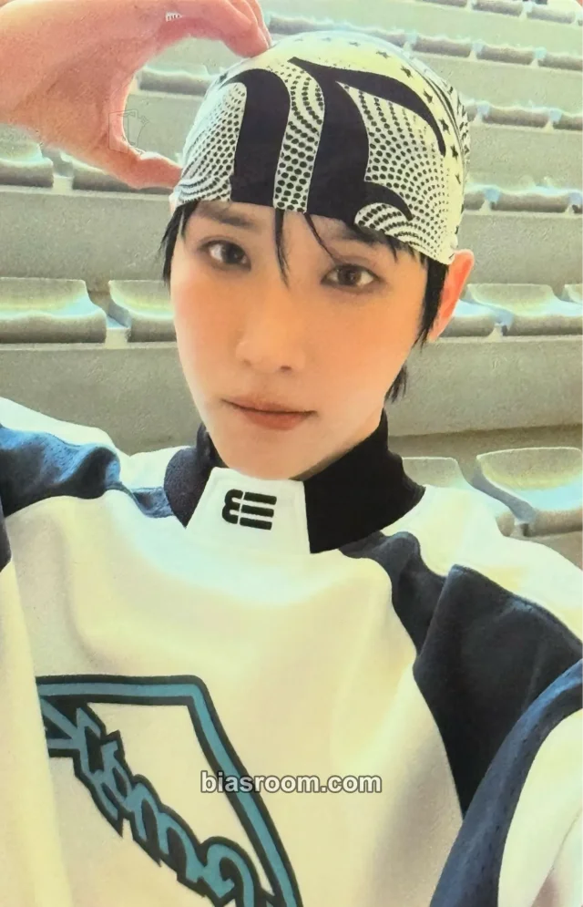 Woong AB6IX SEVEN : CRIMSON HORIZON K-pop photocard
