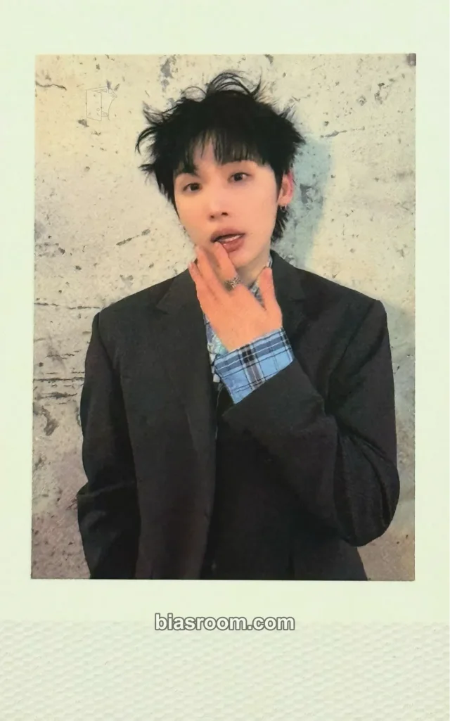 Woong AB6IX SEVEN : CRIMSON HORIZON K-pop photocard