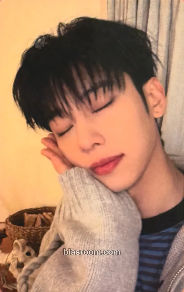Donghyun AB6IX SEVEN : CRIMSON HORIZON K-pop photocard