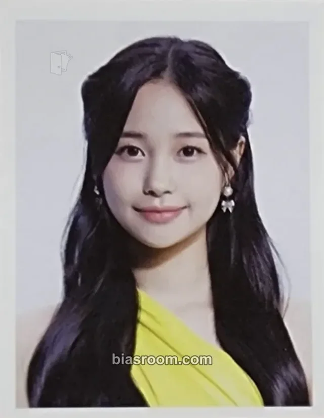 Jihan Weeekly Queendom Puzzle Pop-up Store K-pop photocard