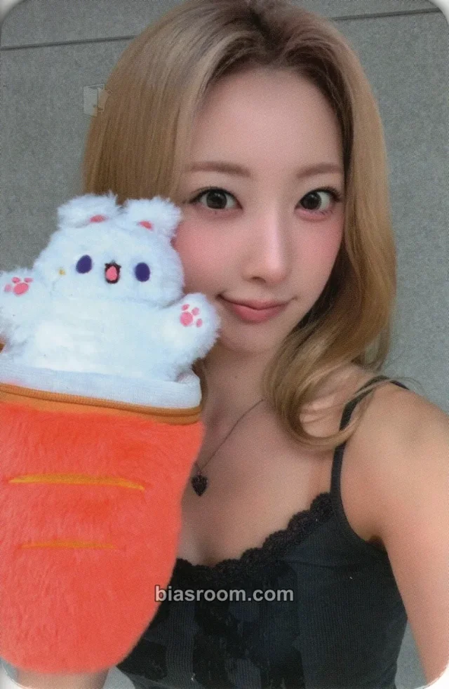 Riina H1-KEY Lovechapter K-pop photocard