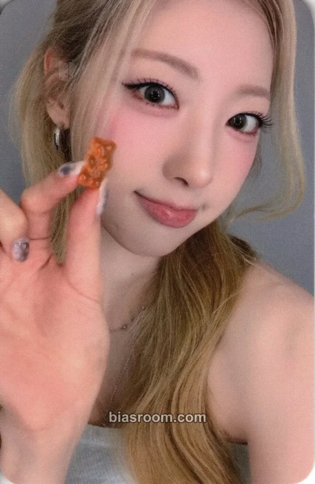 Riina H1-KEY Lovechapter K-pop photocard