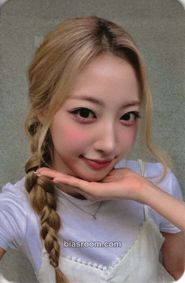 Riina H1-KEY Lovechapter K-pop photocard