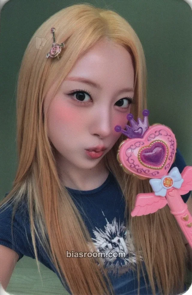 Riina H1-KEY Lovechapter K-pop photocard