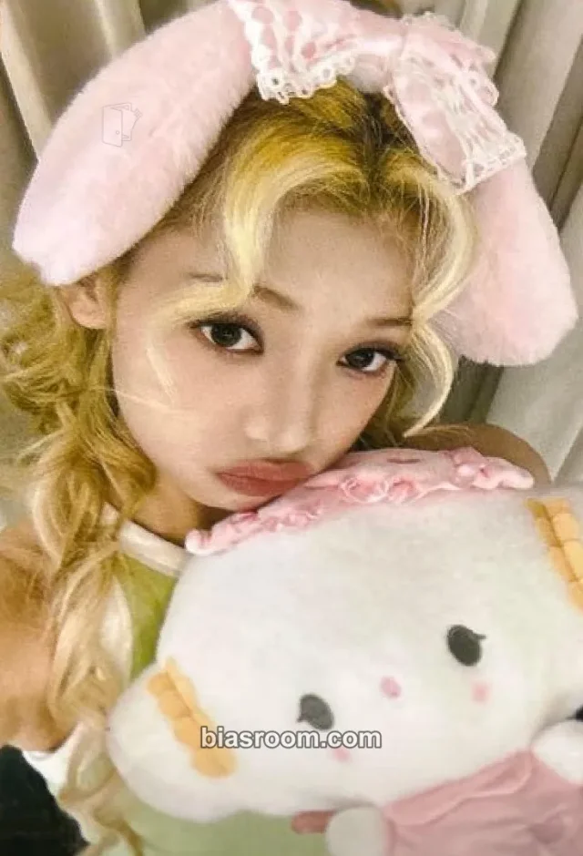Gehlee UNIS SWICY K-pop photocard