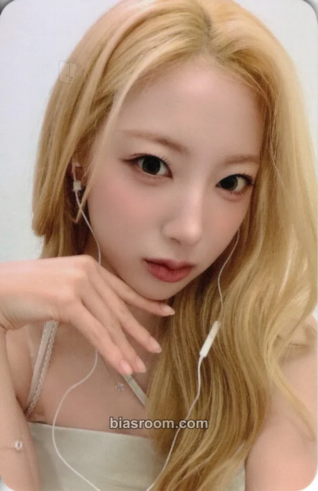Riina H1-KEY Lovechapter K-pop photocard