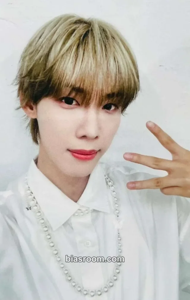 Robin n.SSign Everblue K-pop photocard