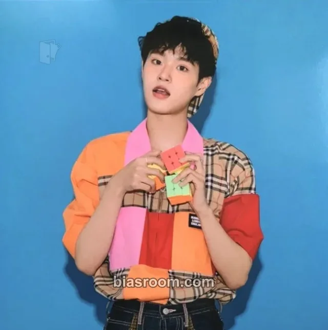 Daehwi AB6IX VIVID K-pop photocard