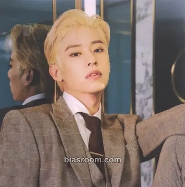 Donghyun AB6IX SALUTE K-pop photocard