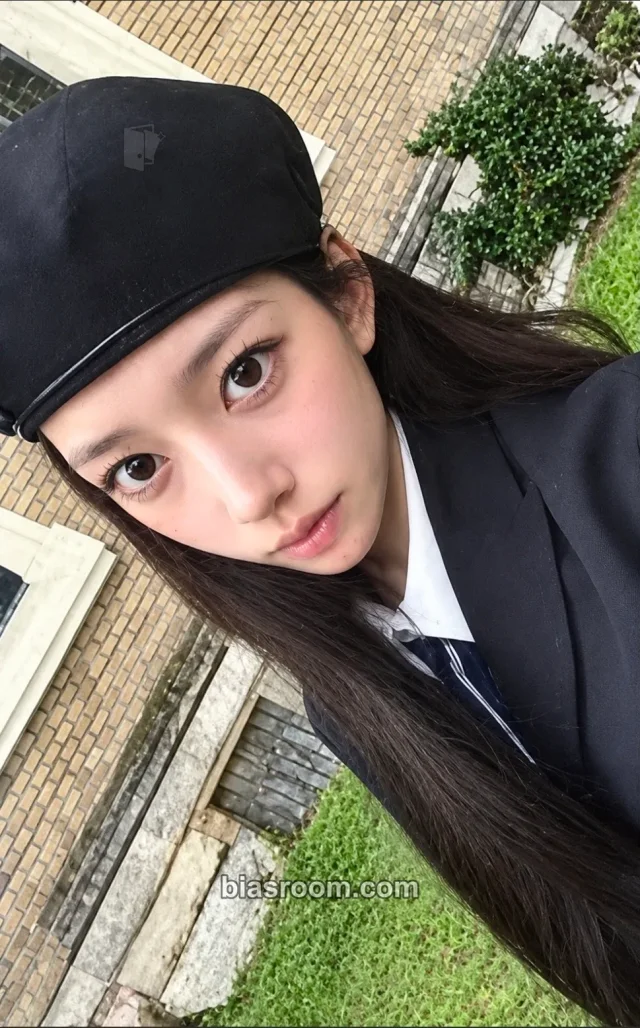 Sooin MEOVV GO HARD K-pop photocard