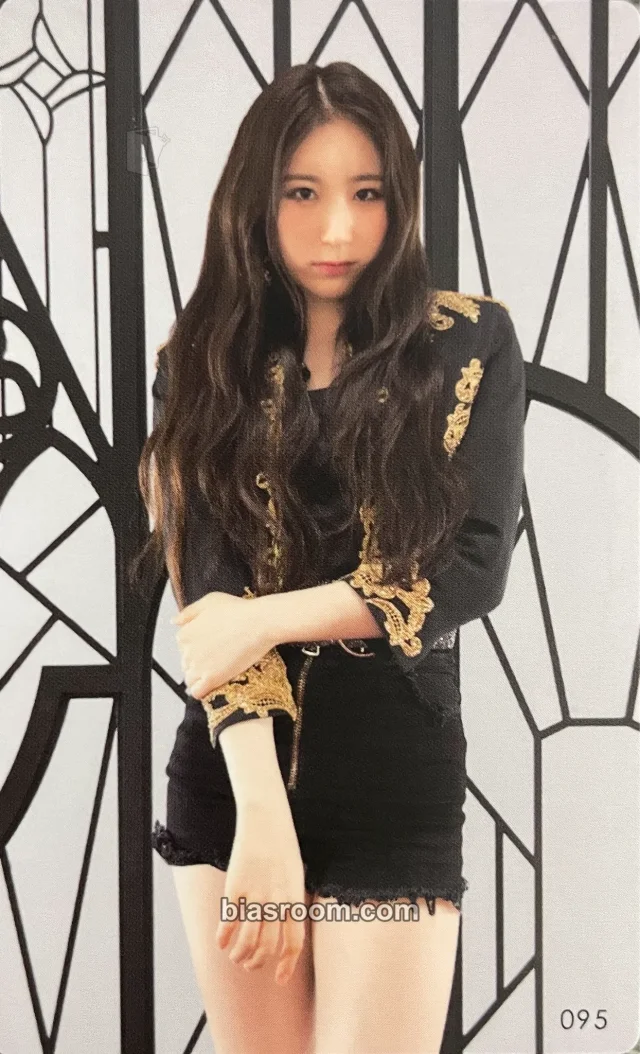 Lee Chaeyeon IZ*ONE Vampire K-pop photocard