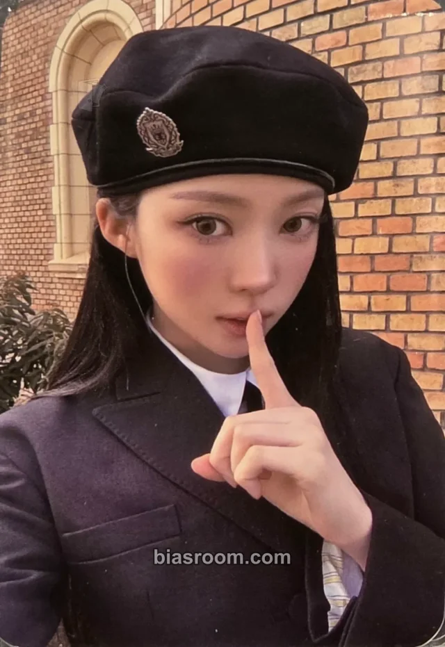 Narin MEOVV GO HARD K-pop photocard