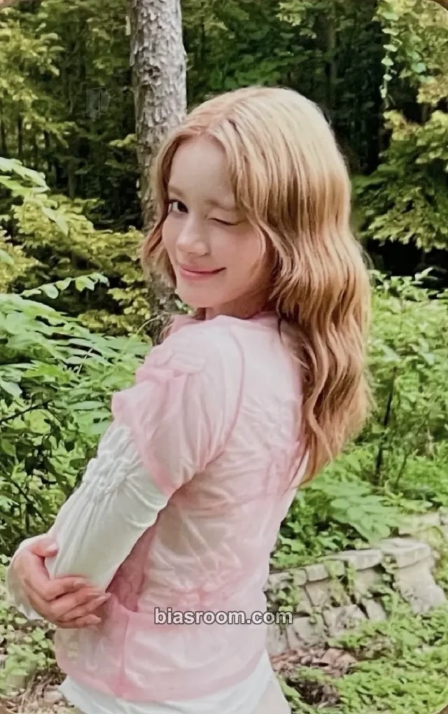 Nina NiziU Sour Grapes K-pop photocard