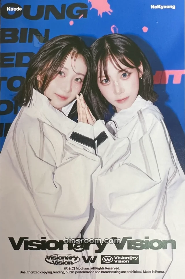 Photocard K-pop di tripleS Performante