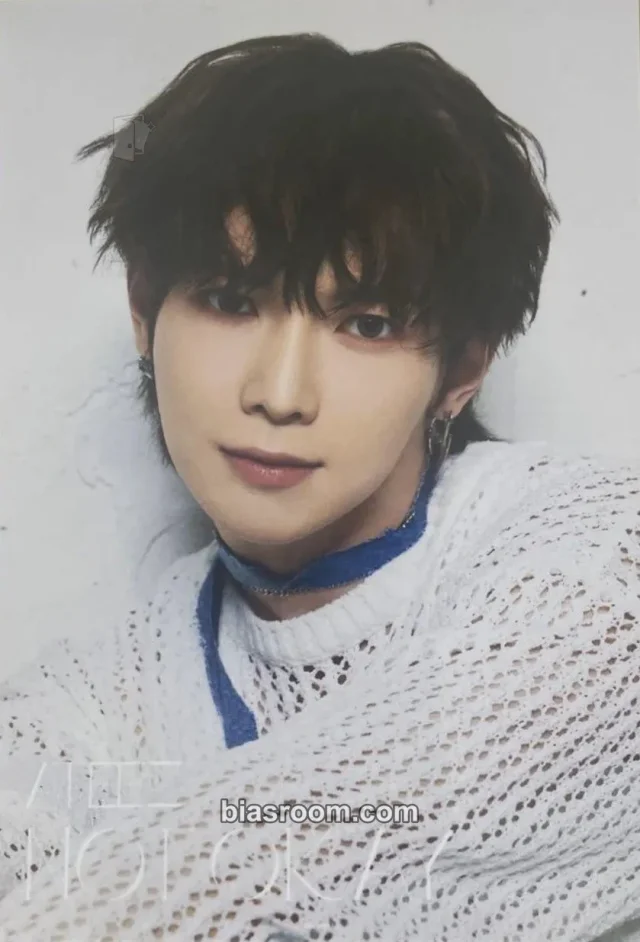 Photocard K-pop di Yeosang ATEEZ NOT OKAY